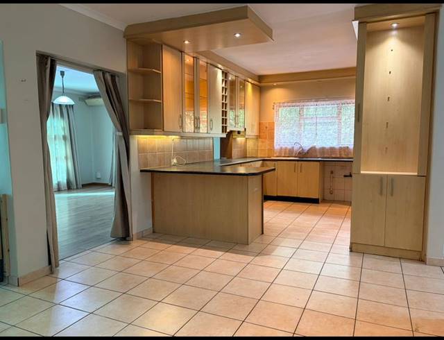 3 BEDROOM PROPERTY TO RENT IN TABLE VIEW